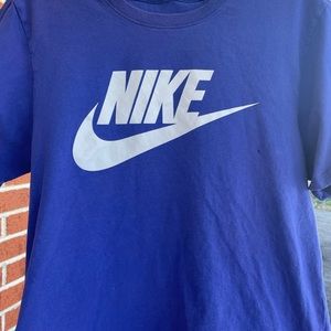 Nike mens tshirt. Medium. Royal blue.